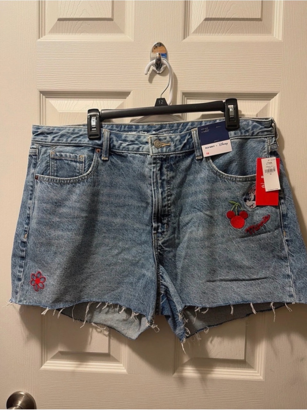 NWT old navy X Disney collab Minnie Mouse denim shorts size 18.
